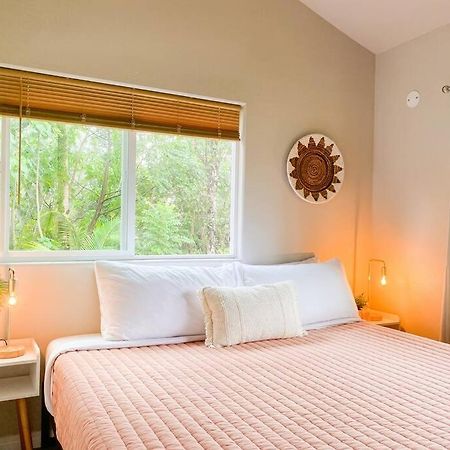 Appartamento Hibiscus Hale, Full Kitchen, King Bed, Parking Keaau Esterno foto