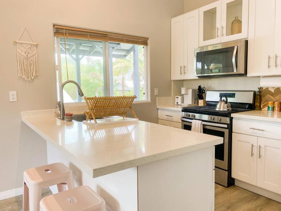 Appartamento Hibiscus Hale, Full Kitchen, King Bed, Parking Keaau Esterno foto