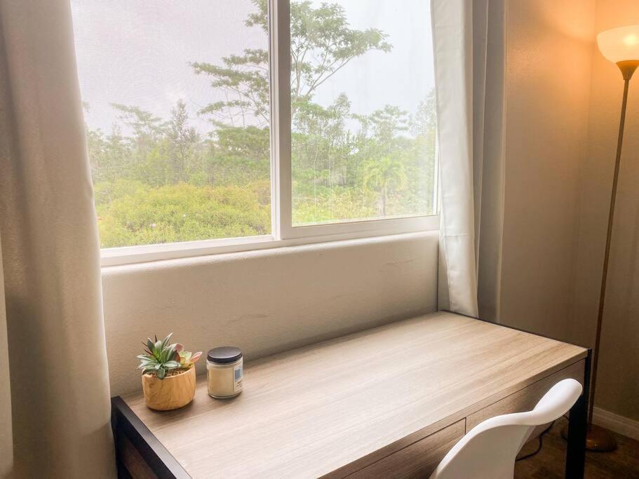 Appartamento Hibiscus Hale, Full Kitchen, King Bed, Parking Keaau Esterno foto