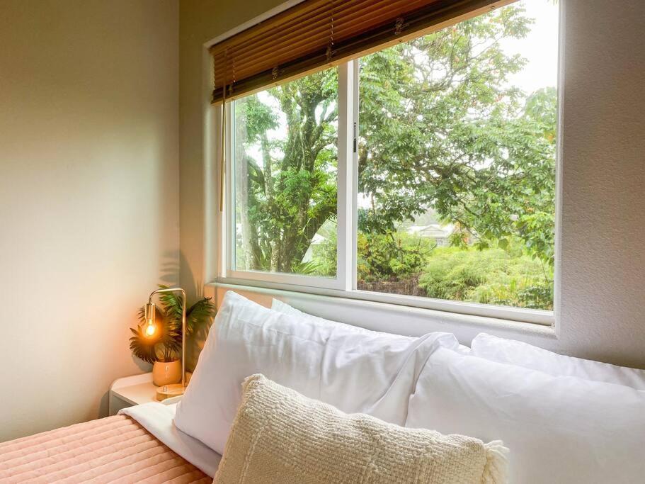 Appartamento Hibiscus Hale, Full Kitchen, King Bed, Parking Keaau Esterno foto